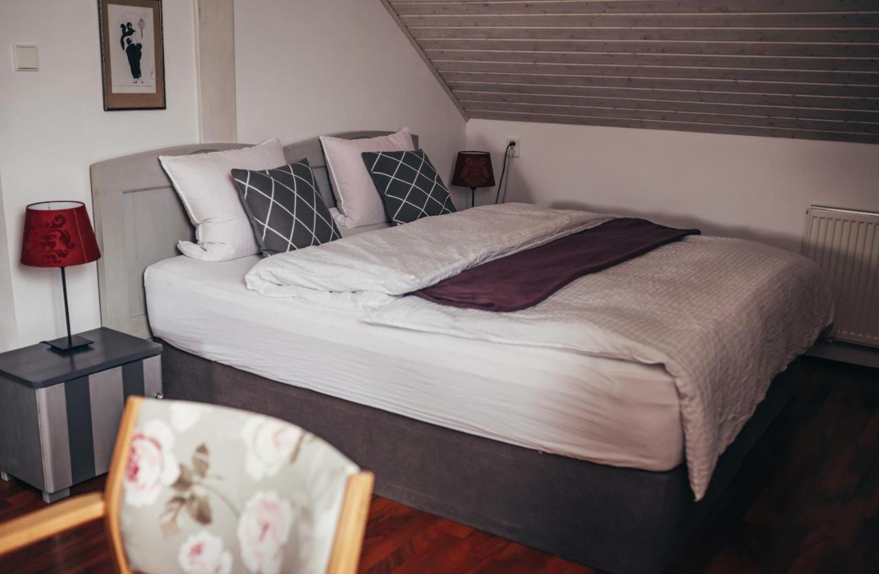 Apartmany Rudik เชเลซนารูดา ภายนอก รูปภาพ